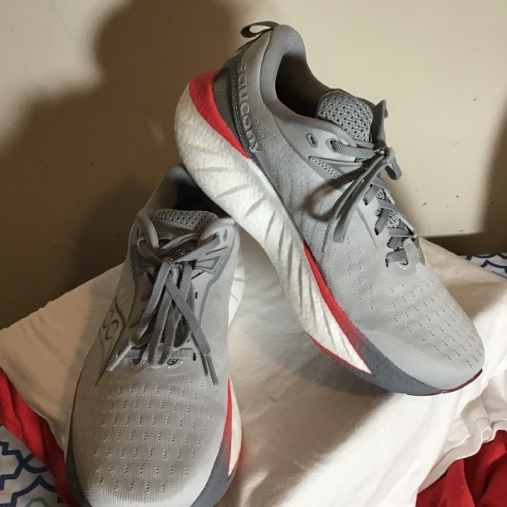 😎 Saucony, women’s size 9.5, new condition, very lightweight, see photos - Picture 2 of 7